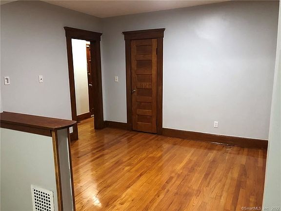 3rd image of 859 Edgewood Ave #2