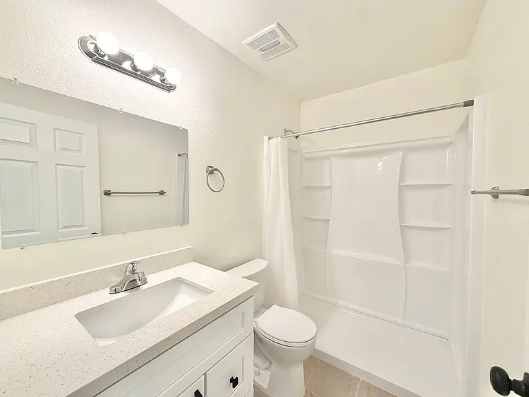 579 S Highland Dr #10 — Photo 11