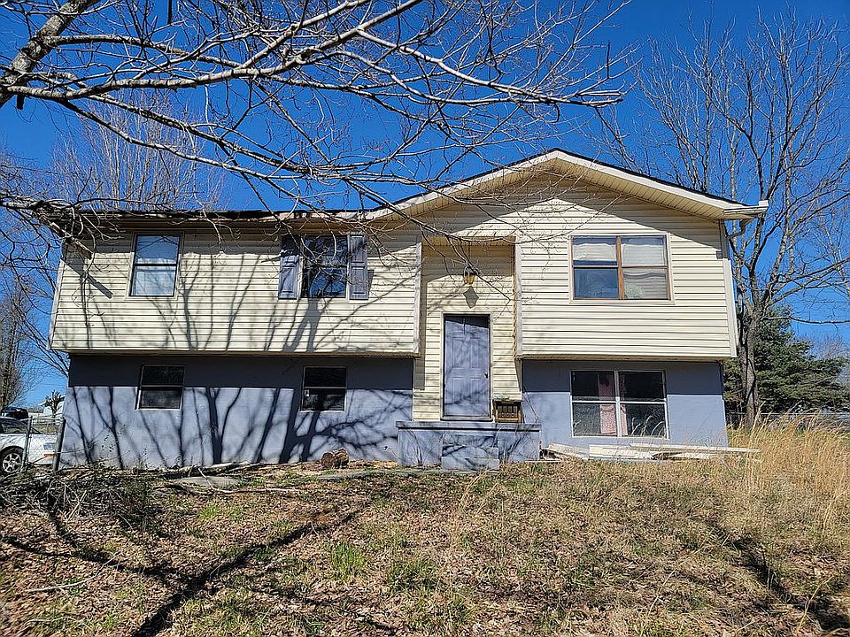 1st image of 364 Hidden Valley Cir
