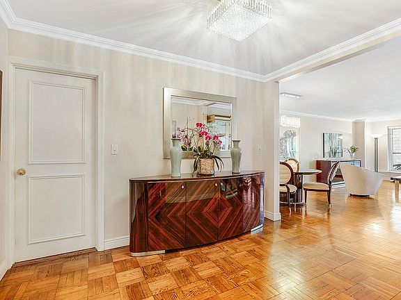 3rd image of 200 Central Park S APT 20G
