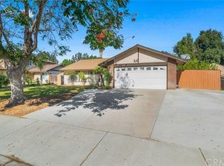 1066 W Fontlee Ln, Bloomington, CA 92316
