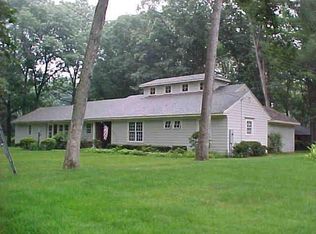 202 Primrose Dr, Longmeadow, MA 01106