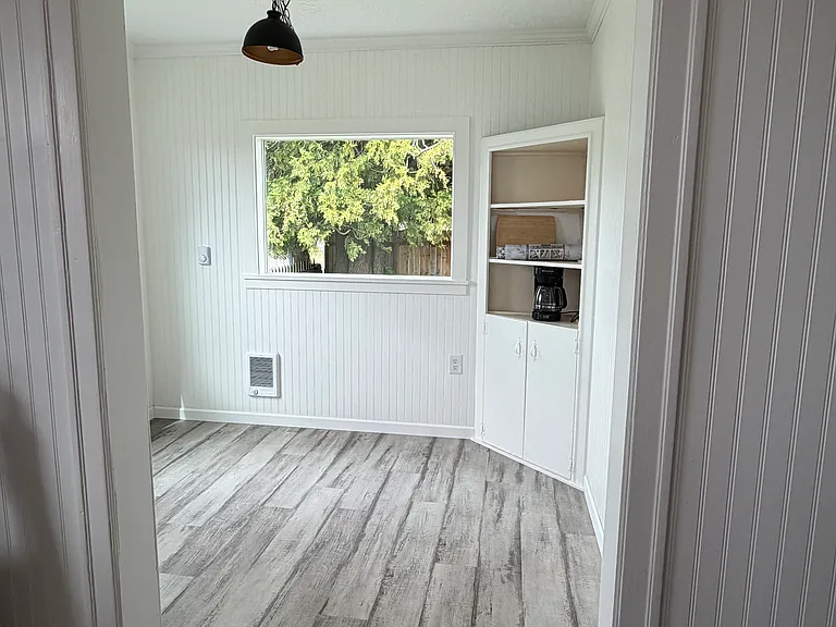 235 Columbia St — Photo 14