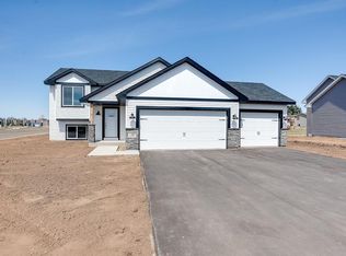 1201 Oakey Ct, Osceola, WI 54020