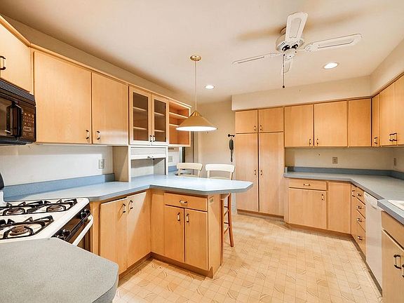 3rd image of 1421 Lincoln Ave