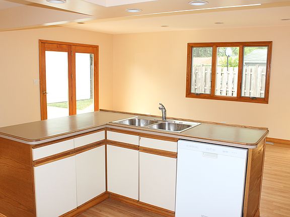 5th image of 18552 W Karen Ln