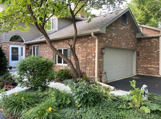 812 Saddlewood Dr, Glen Ellyn, IL 60137