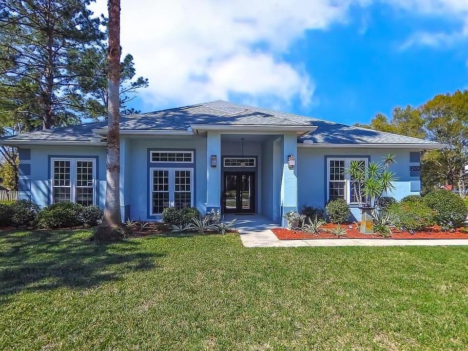 001_Stunning Lakefront Pool Home