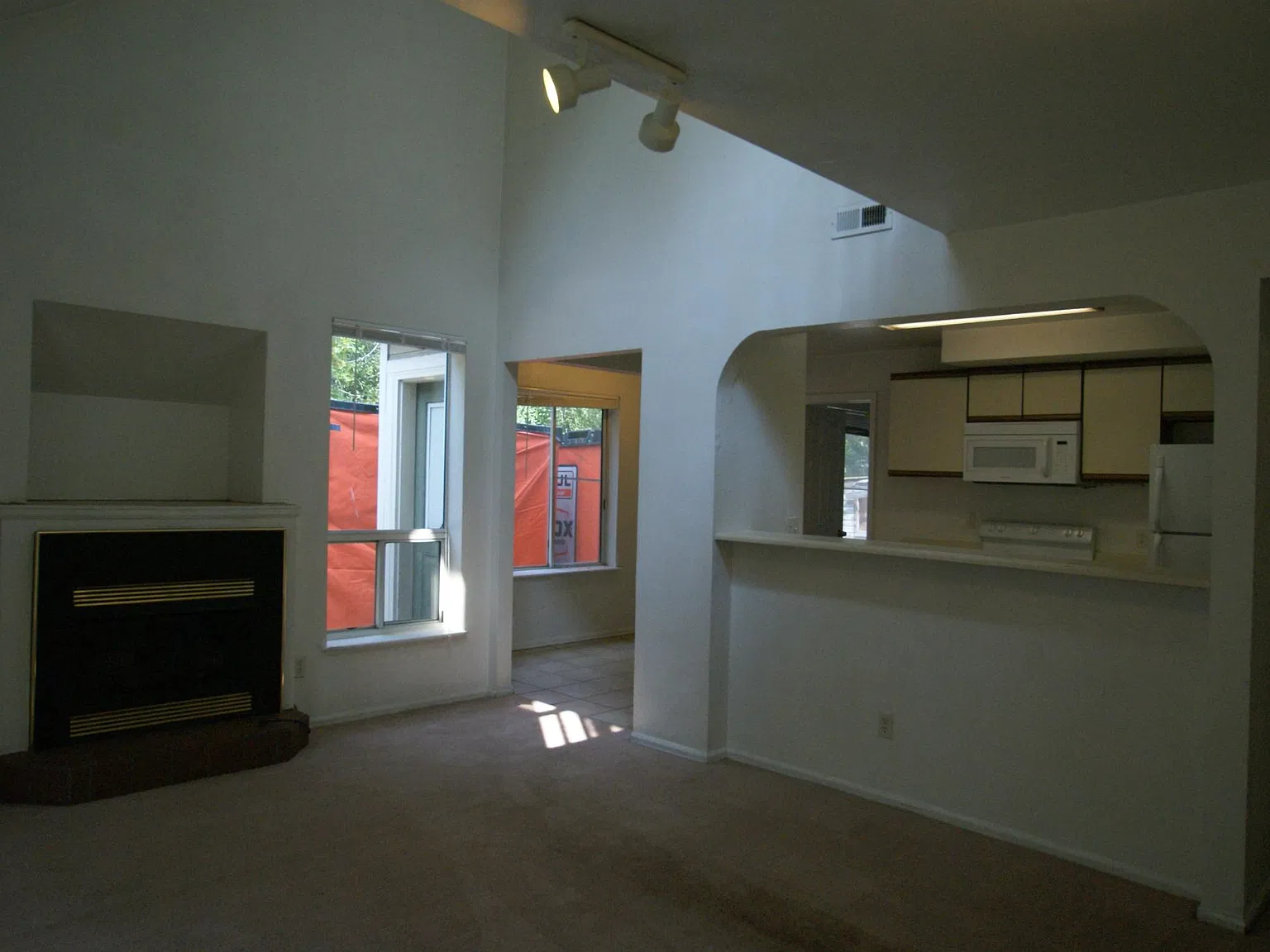4 bed, 1536 sqft, $6,260 — Photo 3
