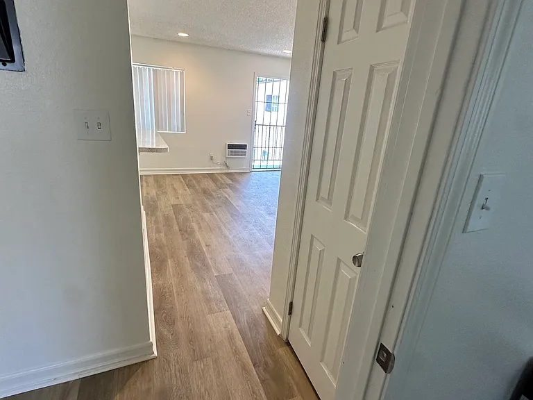 Courtyard Square Apartments — Photo 14