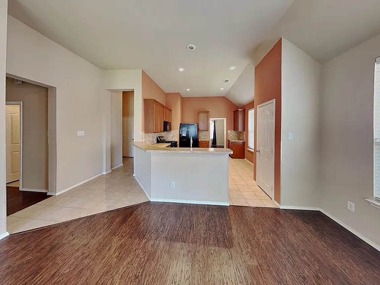 10649 Vista Heights Blvd — Photo 7