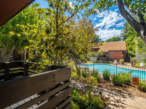21931 Burbank Blvd, Woodland Hills, CA