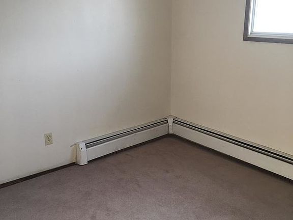 4th image of 421 11th Ave SE