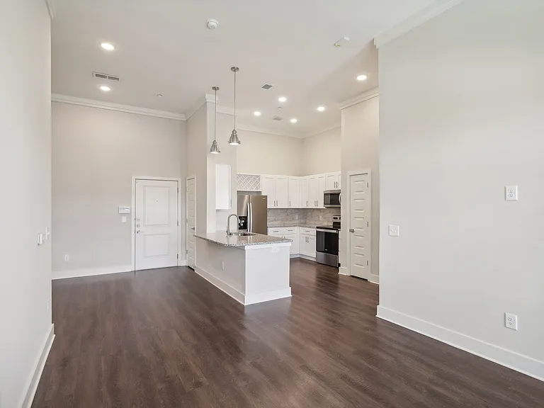 Somerset Apartments — Photo 12