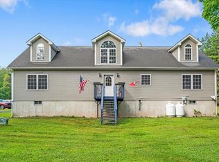 660 Oakland Valley Rd, Cuddebackville, NY 12729