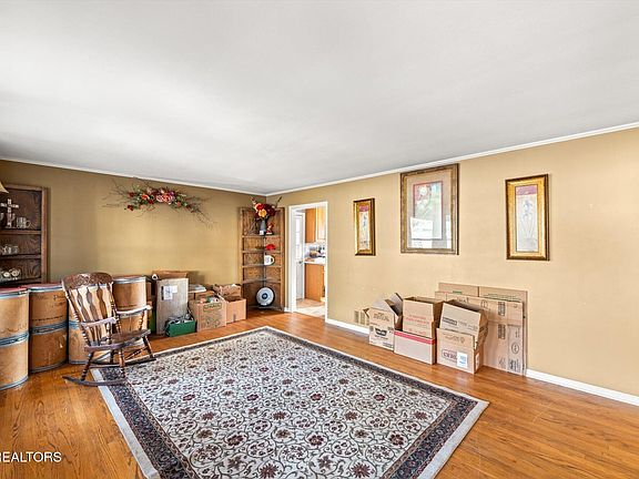 3rd image of 510 Williams St