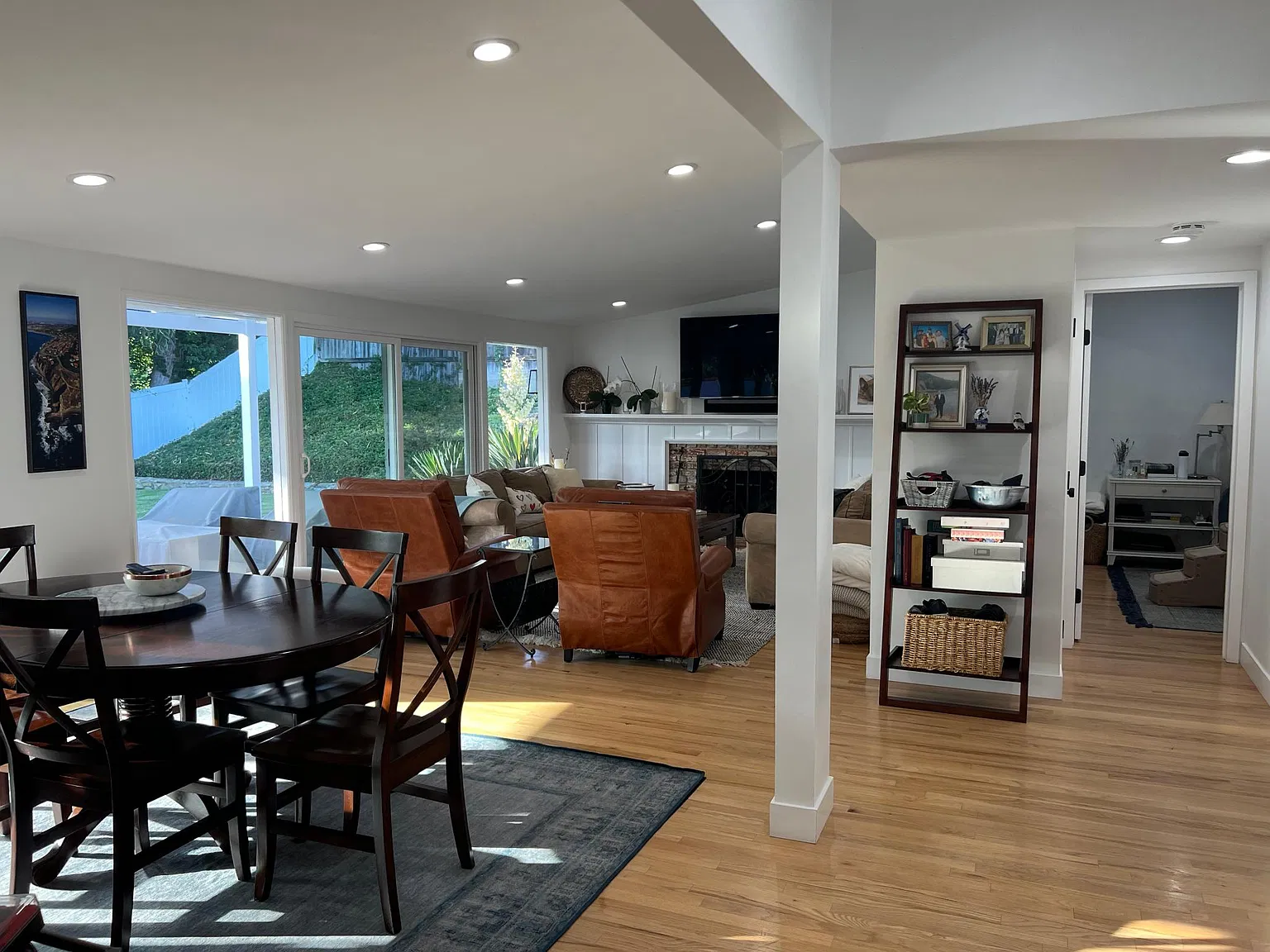 3 bed, 1395 sqft, $6,100 — Photo 2