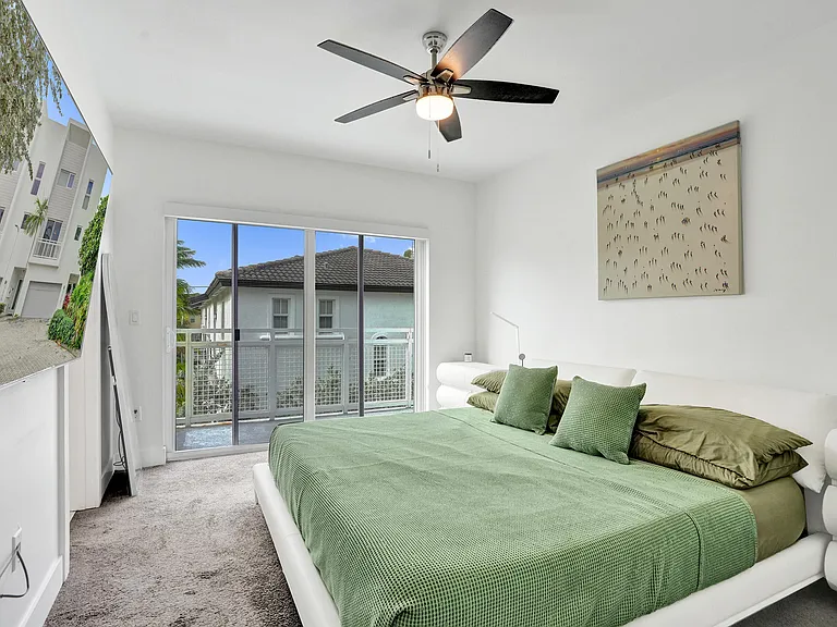 1347 N Ocean Blvd — Photo 30