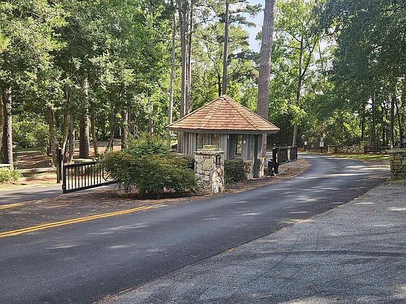 3rd image of 141 Clayborn Dr