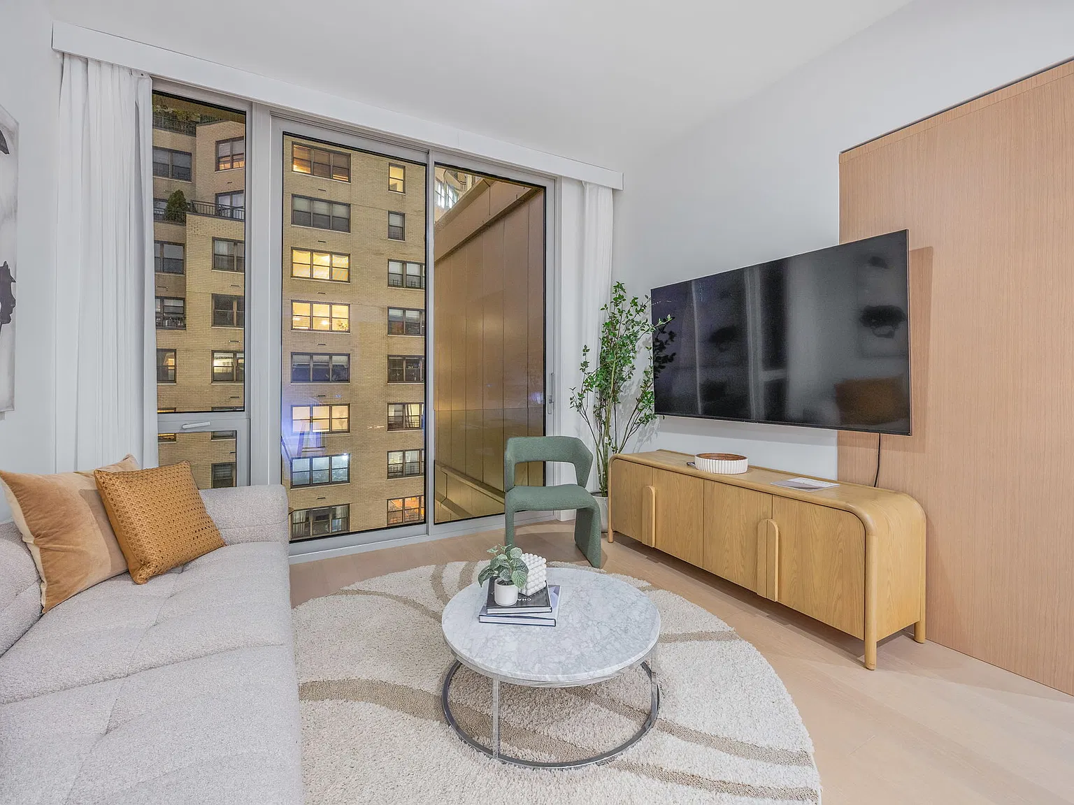 250 East 25th Street — Photo 2