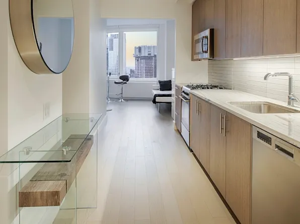 86 Fleet Place image 3 of 23