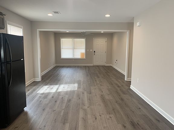 2nd image of 14050 Maxwell Cir