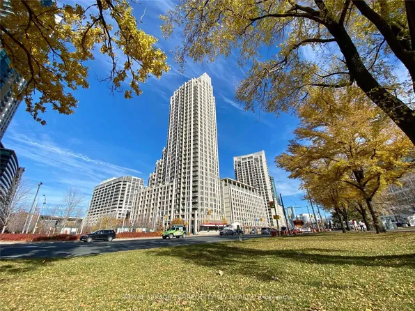 628 Fleet St, Toronto, ON