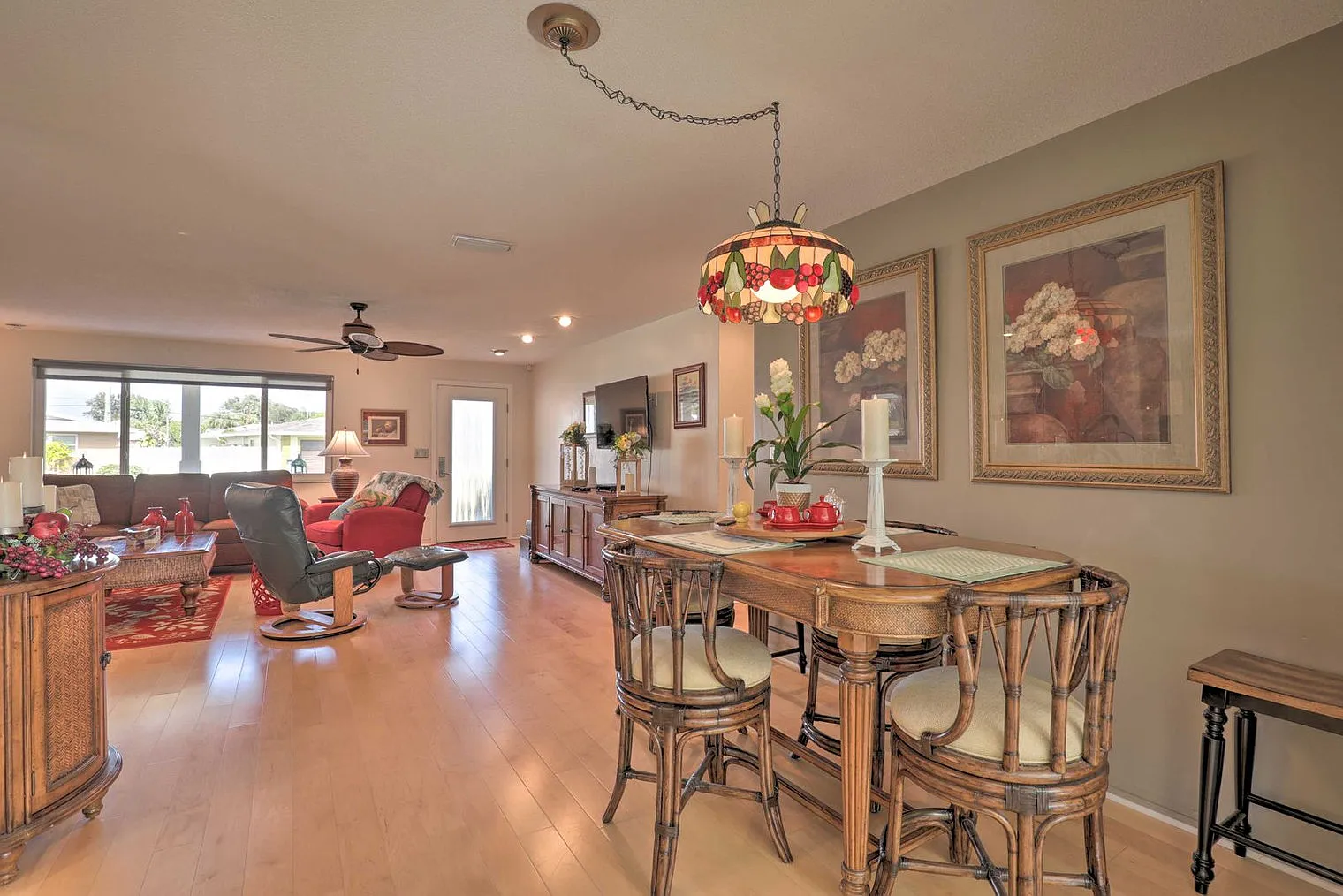 2 bed, 2.0 bath, 1905 sqft, $2,266 — Photo 4