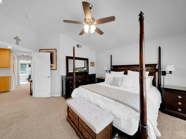 569 Apple Hill Dr, Brentwood, CA 94513