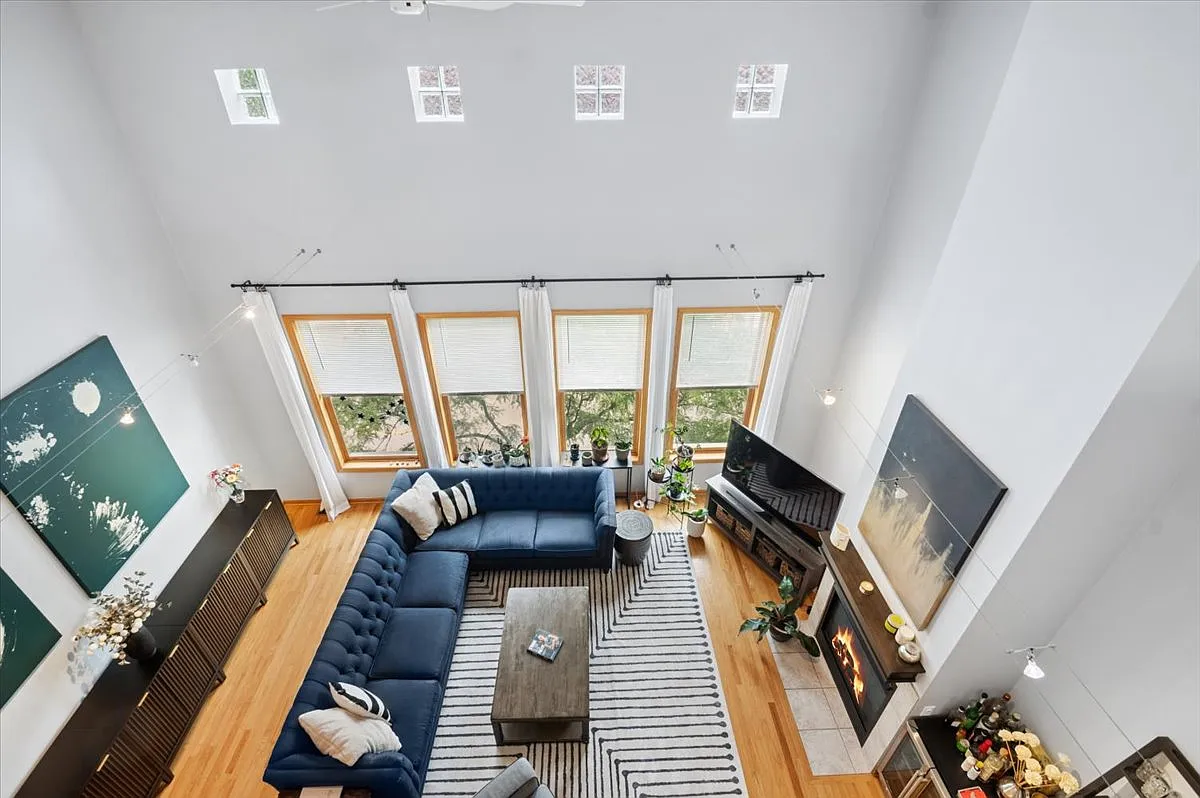 3 bed, $4,900 — Photo 4