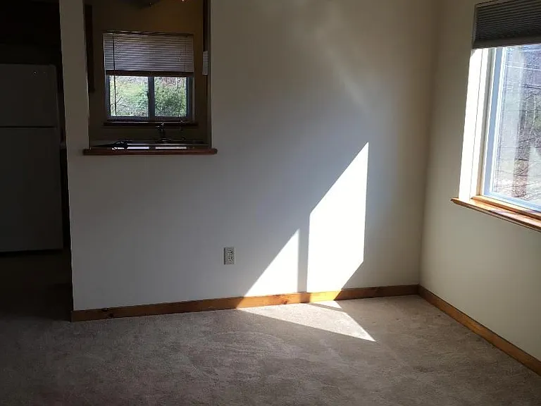 52 Village Green Rd — Photo 11