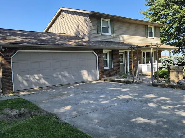 17105 Darling Rd, Woodburn, IN 46797