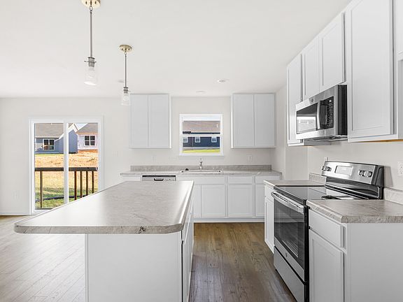 5th image of 3151 White Pine Dr