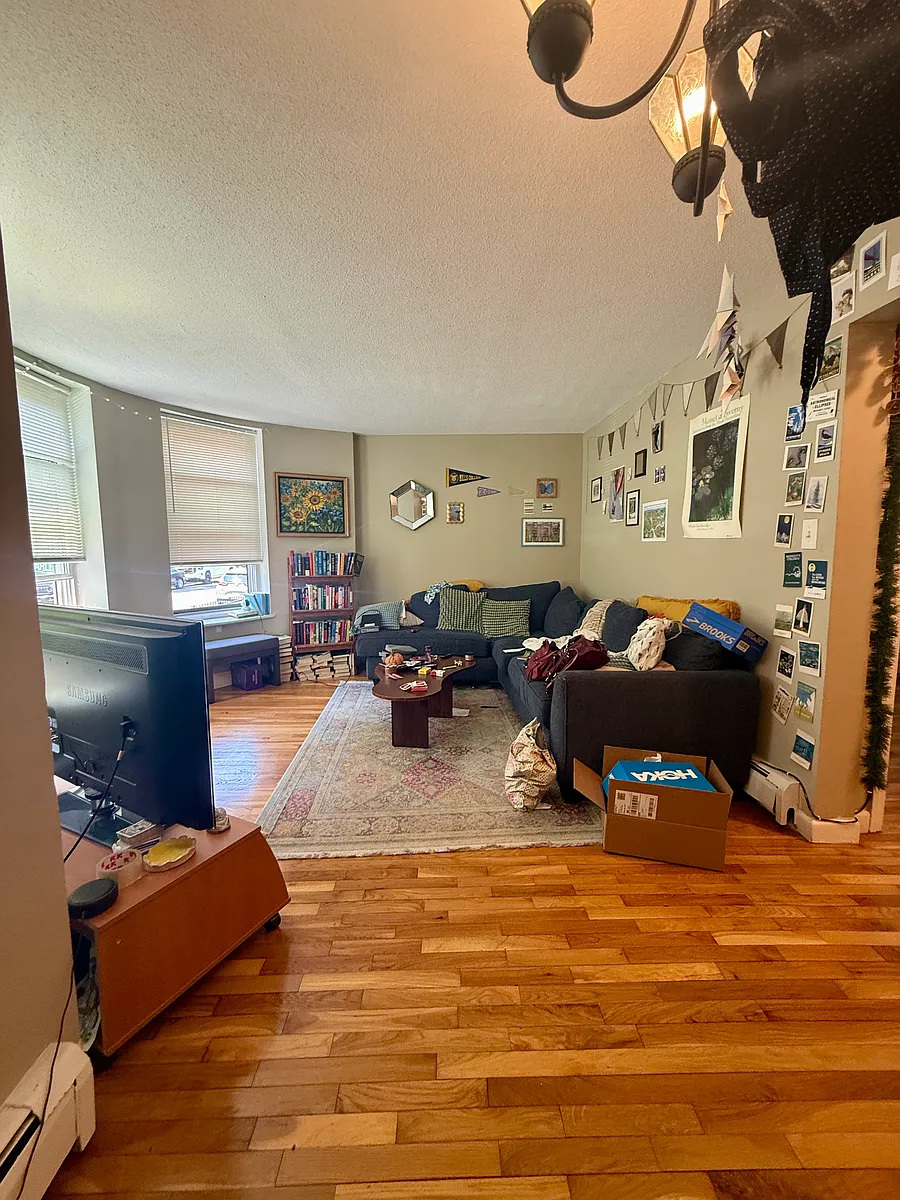 Building Photo - 12 Albemarle Ct #A
