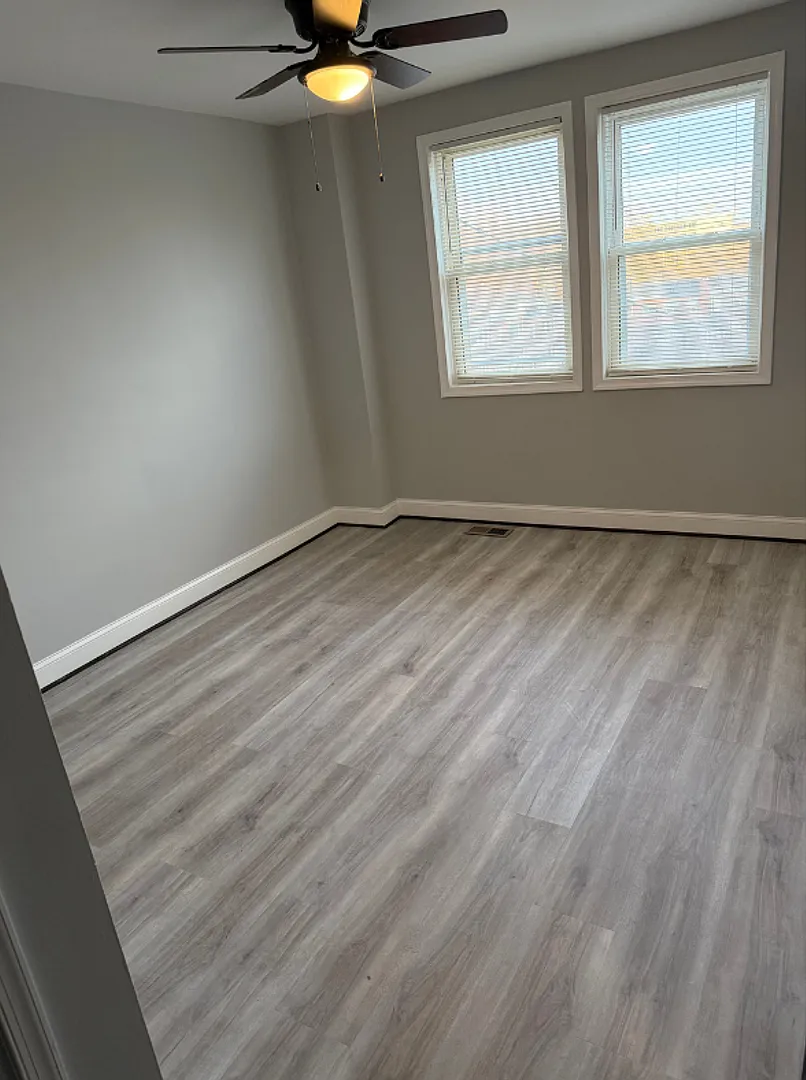 3831 Derby Manor Dr $650 Available (Shared Bath) — Photo 3