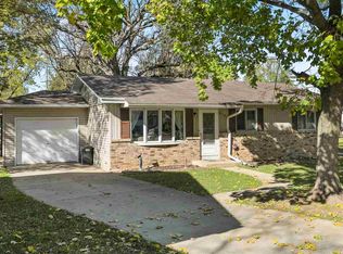 413 8th St, Prairie Du Sac, WI 53578