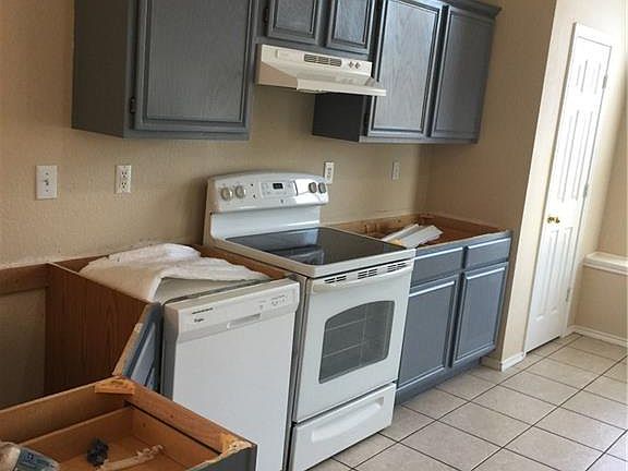 4th image of 160 Summerhill Dr