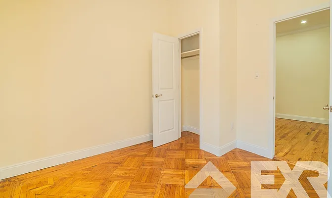 Rented by EXR | media 20