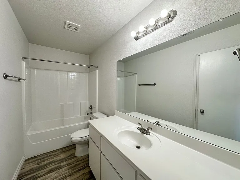1825 Clovis Dr — Photo 14