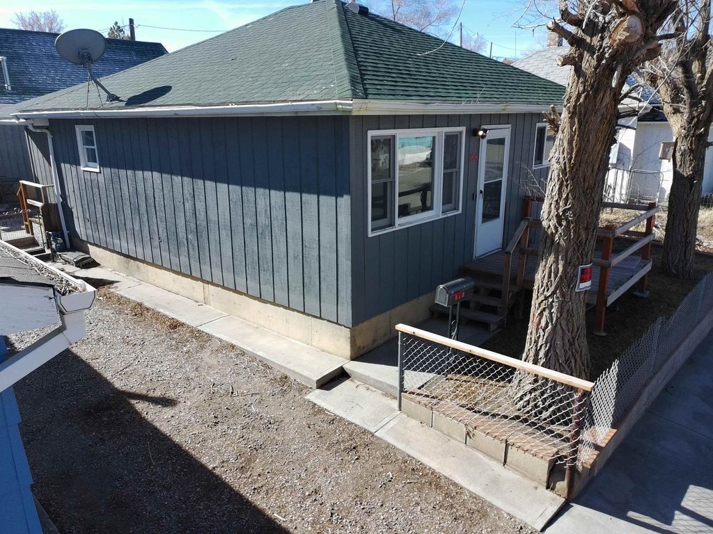 916 Potter St, Rock Springs, WY - View 3