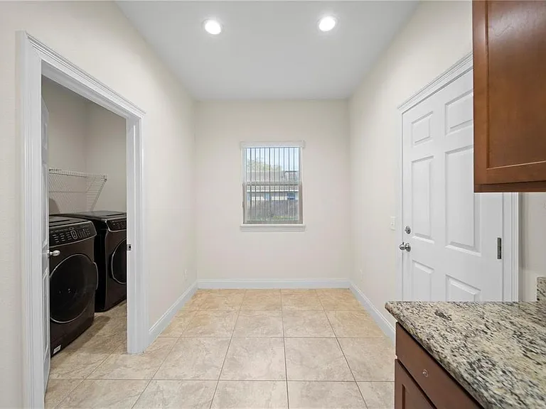 14 Ferguson Dr — Photo 6