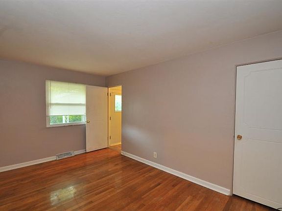 3rd image of 663 Cranford Dr