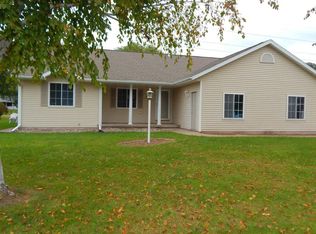 3223 S Pleasant Dr, Holmen, WI 54636