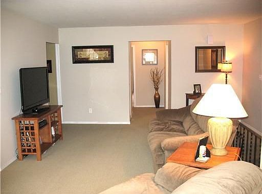 5th image of 408 Carpenter Av 12 #12
