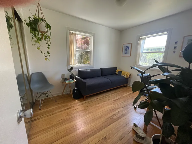 Same as pink room (newly painted white)