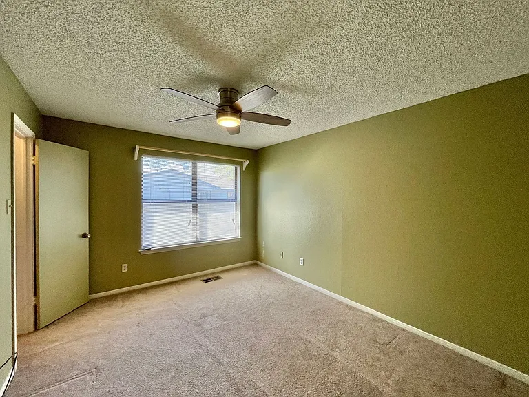 4806 Rainbow Cir — Photo 18