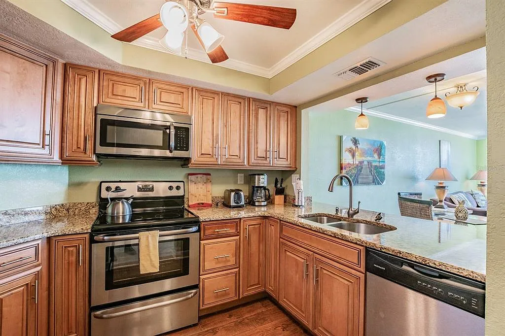 1 bed, 1.0 bath, 780 sqft, $4,880 — Photo 2