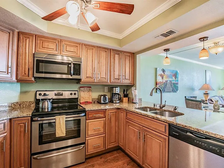 6295 Bahia Del Mar Cir #401 — Photo 2