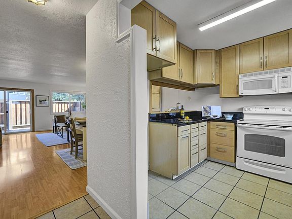 4th image of 735 Racquet Club Circle