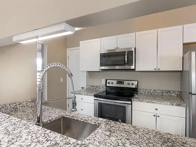 86 W 8th Ave, Unit D — Photo 2